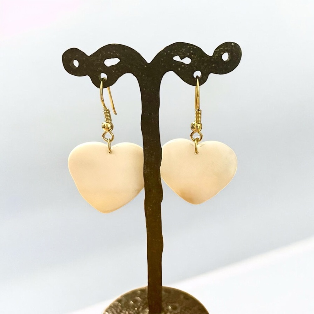 Mother of Pearl Heart Earrings Gold Tone - Picture 3 of 5